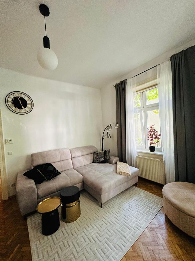 5 Min Schoenbrunn Gloriette, Direct To Center, Free Parking Apartament *