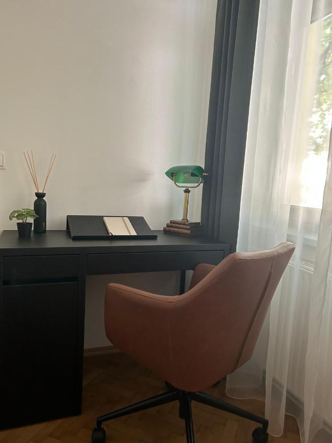Apartment 5 Min Schoenbrunn Gloriette, Direct To Center, Free Parking Vienna